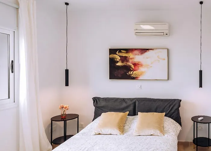 Mia Sirena Lighthouse 3min Walk To The Sea Paphos