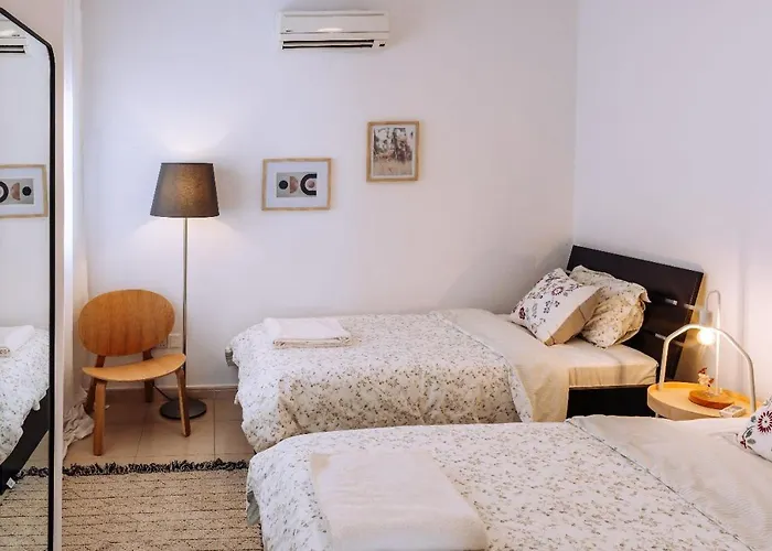 Mia Sirena Lighthouse 3min Walk To The Sea * Paphos