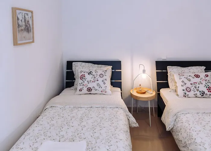 Mia Sirena Lighthouse 3min Walk To The Sea * Paphos